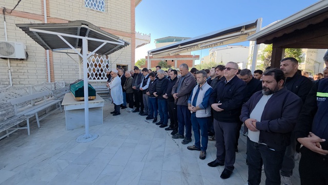 Bursa Karacabey'de boğazı kesilerek öldürülen Gökçe Alkan için cenaze namazı kılındı