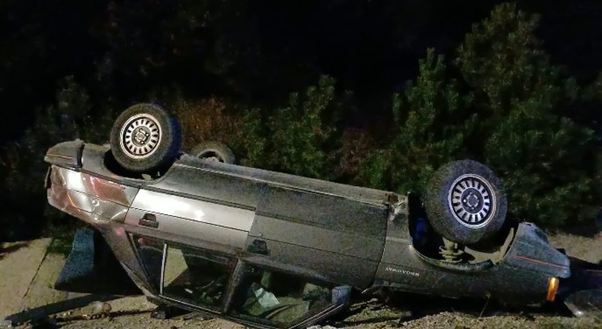 Çorum-Samsun karayolunda çarpışan otomobil devrildi, 2\'si çocuk 3 kişi yaralandı