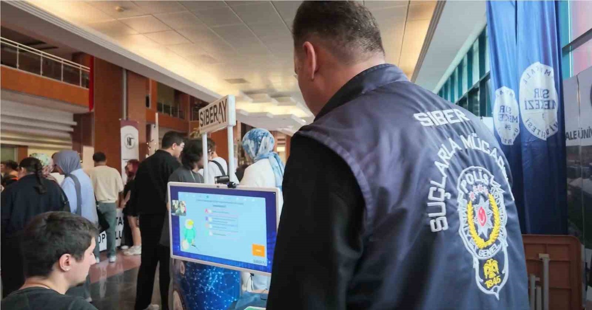 Denizli Emniyet Müdürlüğü PAÜ öğrencilerini KADES ve UYUMA hakkında bilgilendirdi