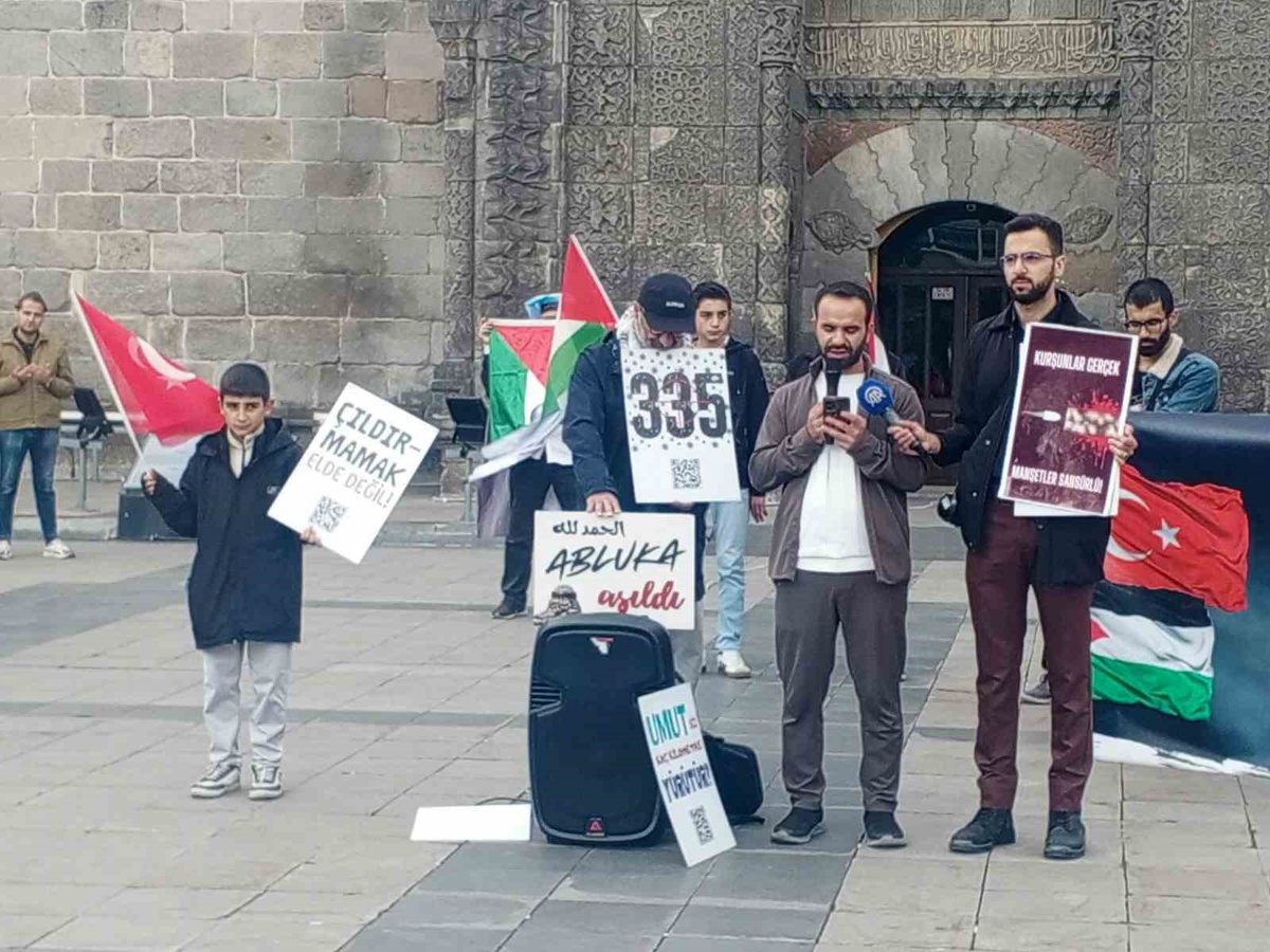 Erzurum’da sağlıkçılar 151. kez Gazze için yürüdü
