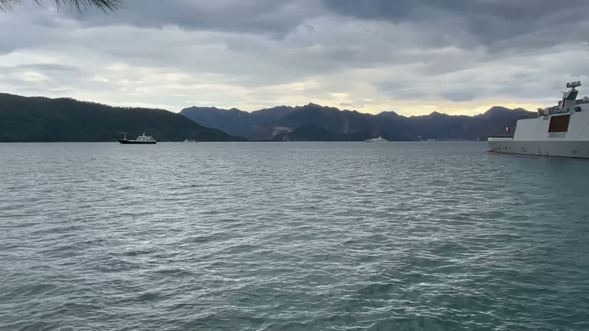 NATO görevindeki Fransız fırkateyni Guepratte Marmaris\'te üç gün kalacak