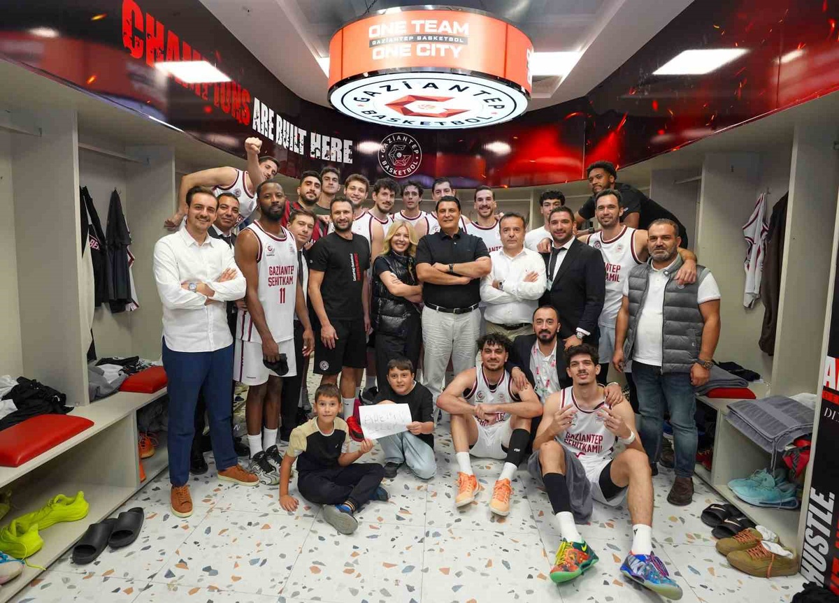 Gaziantep Basketbol’dan şampiyonluk yolunda önemli galibiyet