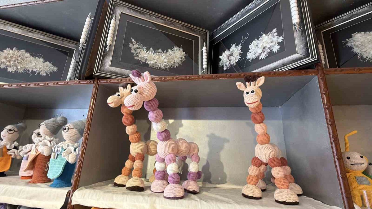 Amigurumiyi mesleğe dönüştüren Güler Kiremitçi, 3,5 yıldır Akçakoca\'da üretim yapıyor