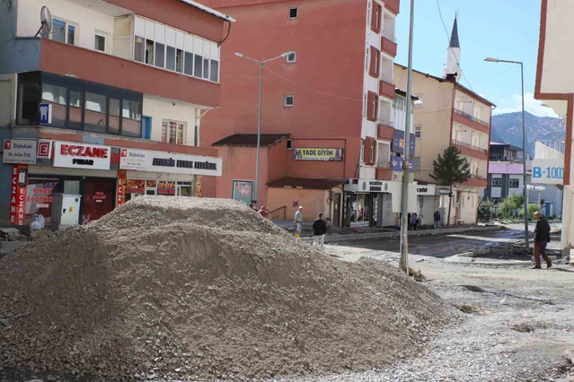Hakkari'de KPSS için gürültü önlemi, inşaat ve belediye çalışmaları durduruldu