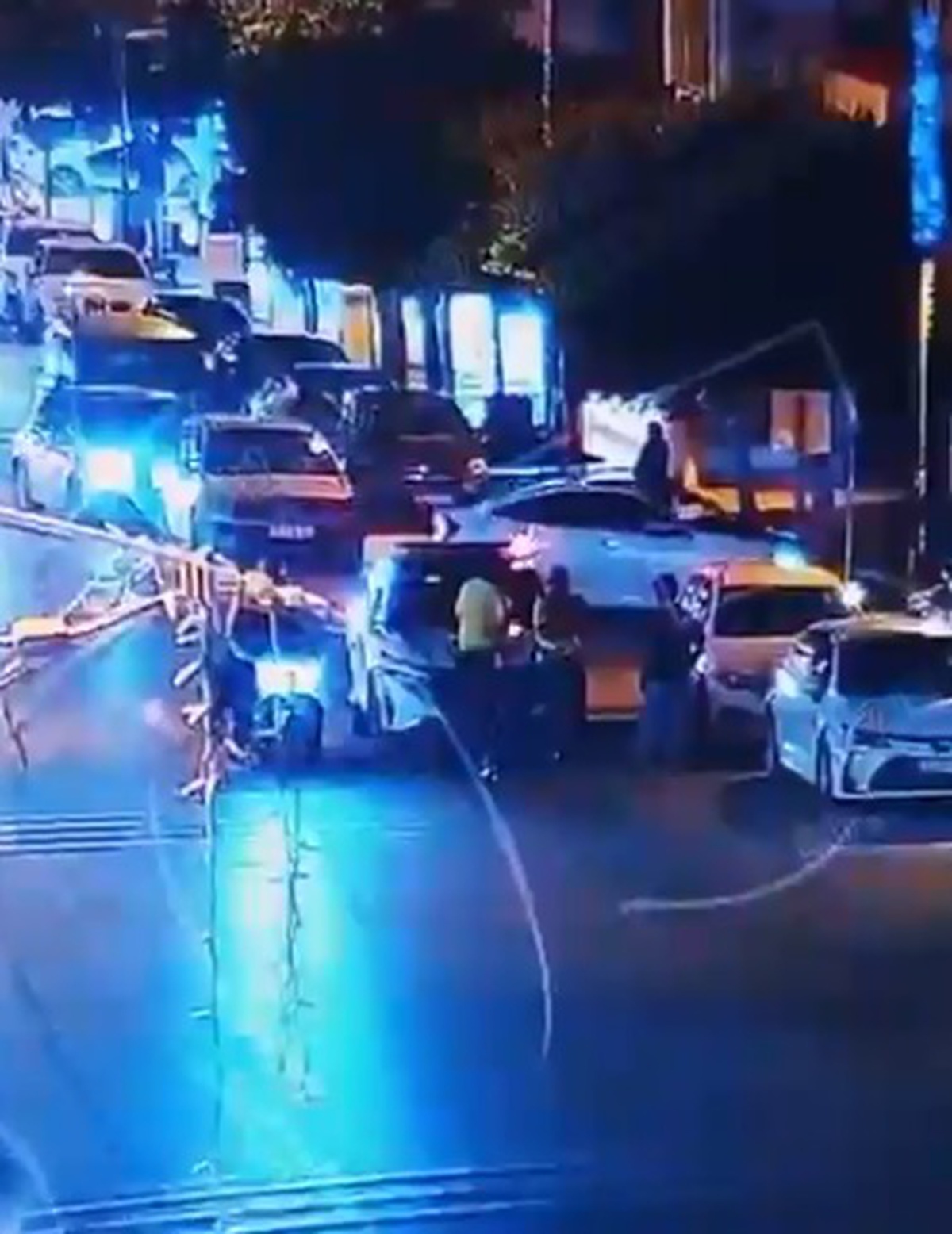 Hatay Dörtyol\'da boğulma tehlikesi geçiren sürücüyü polis Heimlich ile kurtardı