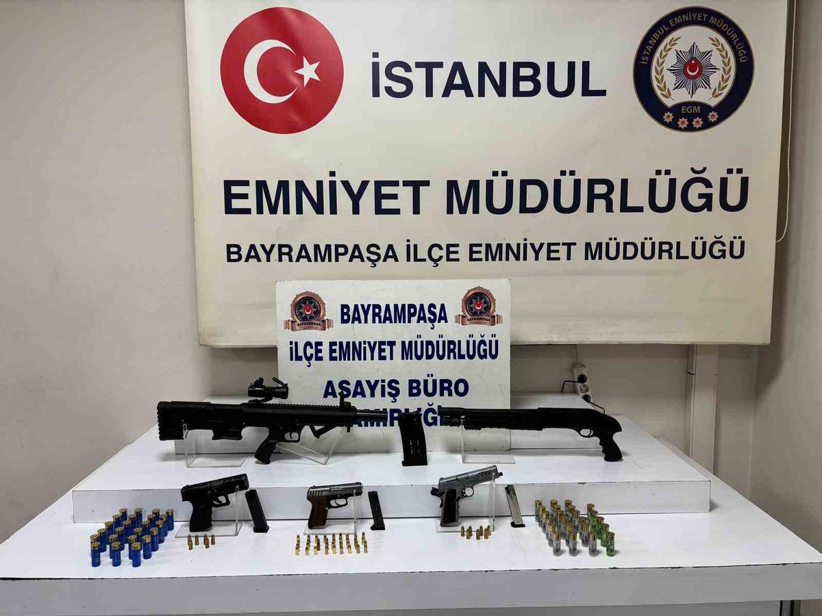 İstanbul Bayrampaşa\'da evinde 3 ruhsatsız tabanca bulunan şahıs gözaltına alındı