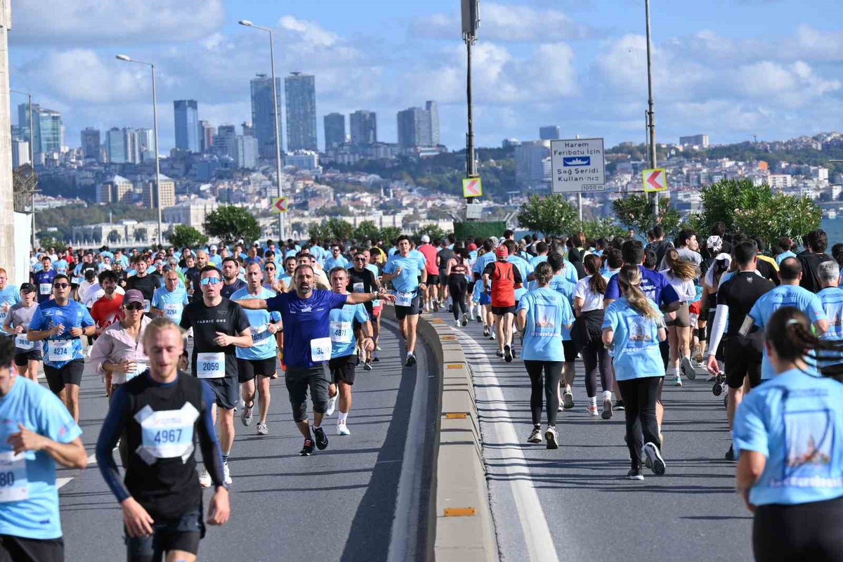 İstanbul\'u Koşuyorum\'un Avrupa etabı Yenikapı\'da 5 bin 447 koşucuyla koşuldu