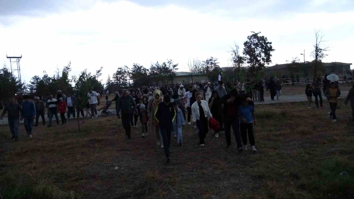 Ertelenen Türk Yıldızları gösterisi Malatya\'da sağanak altında Tulga Kışlası\'nda yapıldı