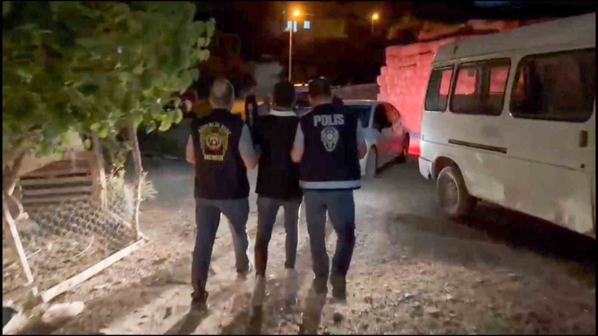 Mersin Mut\'ta 6 gazino ve 3 otelin ruhsatı iptal edildi: Ahlak operasyonunda 22 tutuklama