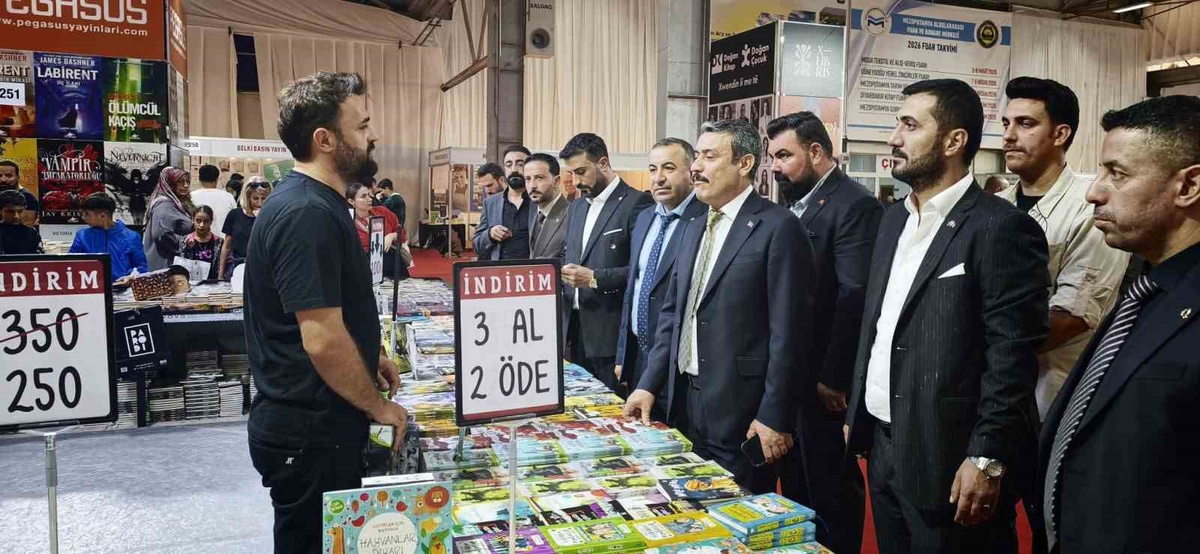 MHP Diyarbakır İl Başkanı Özcoşkun, 10. Kitap Fuarı\'nda okuma kültürünü vurguladı