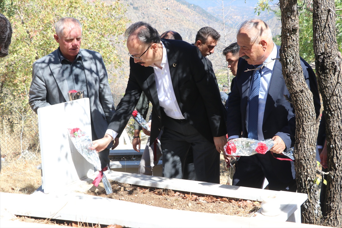 Siirt\'in Daltepe ve Kalkancık köylerinde PKK\'lı teröristlerin katlettiği 37 kişi anıldı