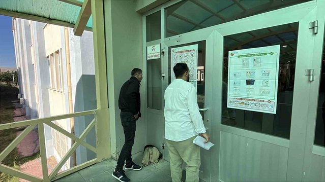 Sivas'ta KPSS sınav kapıları 10.00'da kapandı, geç kalan aday sınava alınmadı