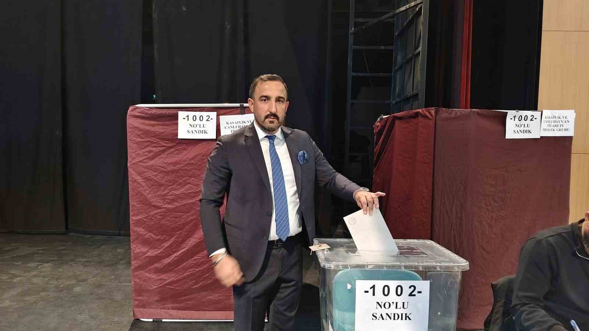 Hayrullah Karakaya, Sivas Ticaret Borsası başkanlığına 249 oyla yeniden seçildi
