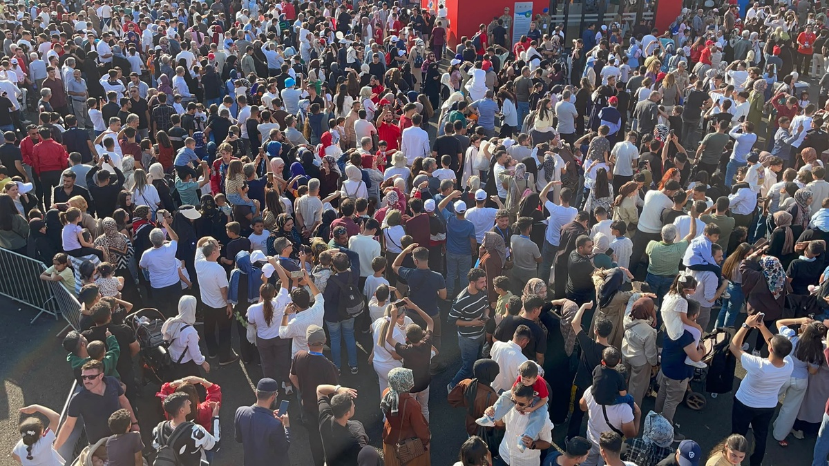 Şanlıurfa\'da TEKNOFEST Güneydoğu\'ya akın edildi, 30 kilometrelik yol 4 saatte alındı