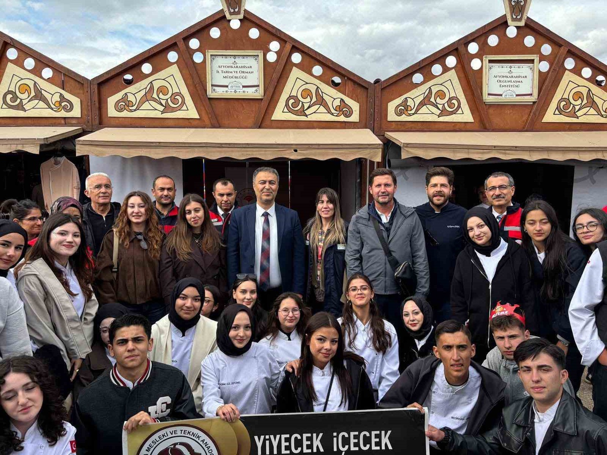 GastroAfyon\'da Afyonkarahisar İl Tarım ve Orman Müdürlüğü stant açıp ürünleri tanıttı
