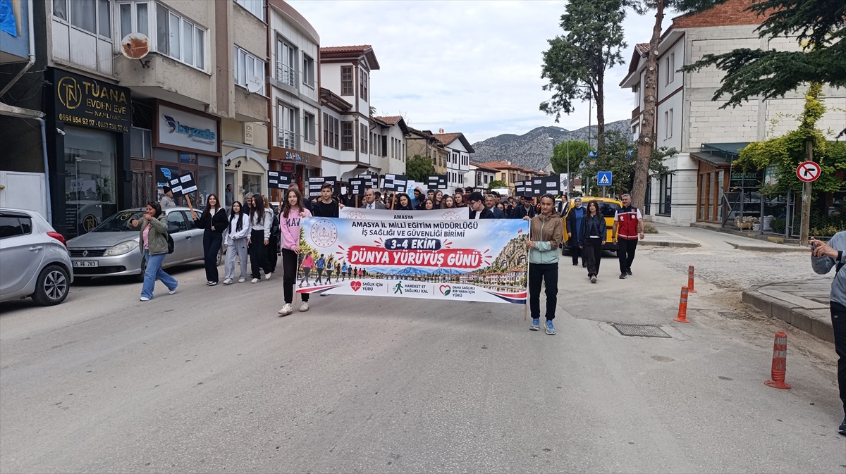 Amasya\'da Dünya Yürüyüş Günü\'nde öğrenciler sağlıklı yaşam için yürüdü