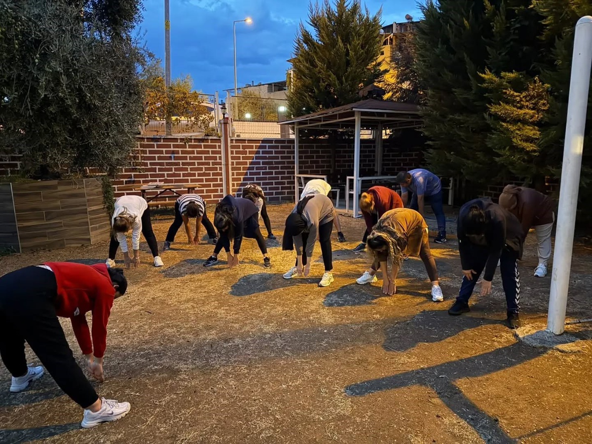Aydın Nazilli\'de yedinci sağlıklı yaşam etkinliğinde vatandaşlar egzersiz yaptı
