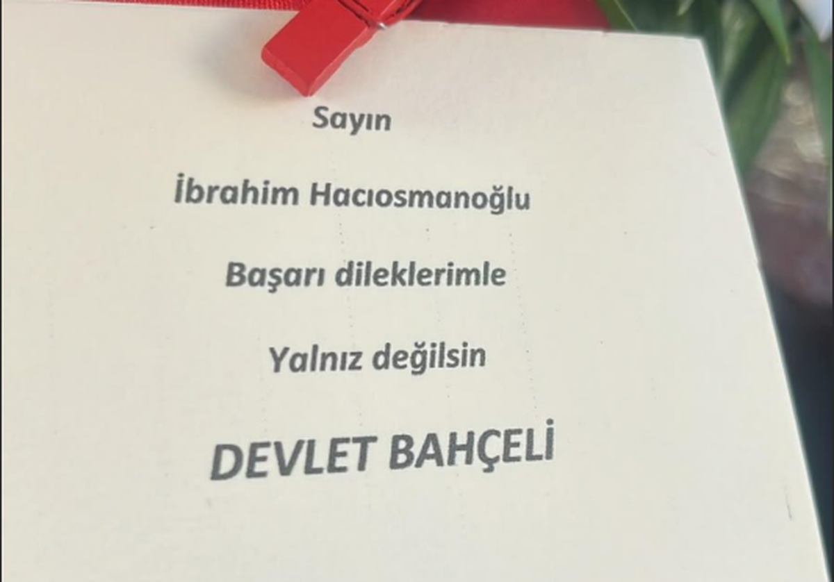 Hacıosmanoğlu\'na Bahçeli\'den destek: Başarı dileğiyle çiçek gönderdi