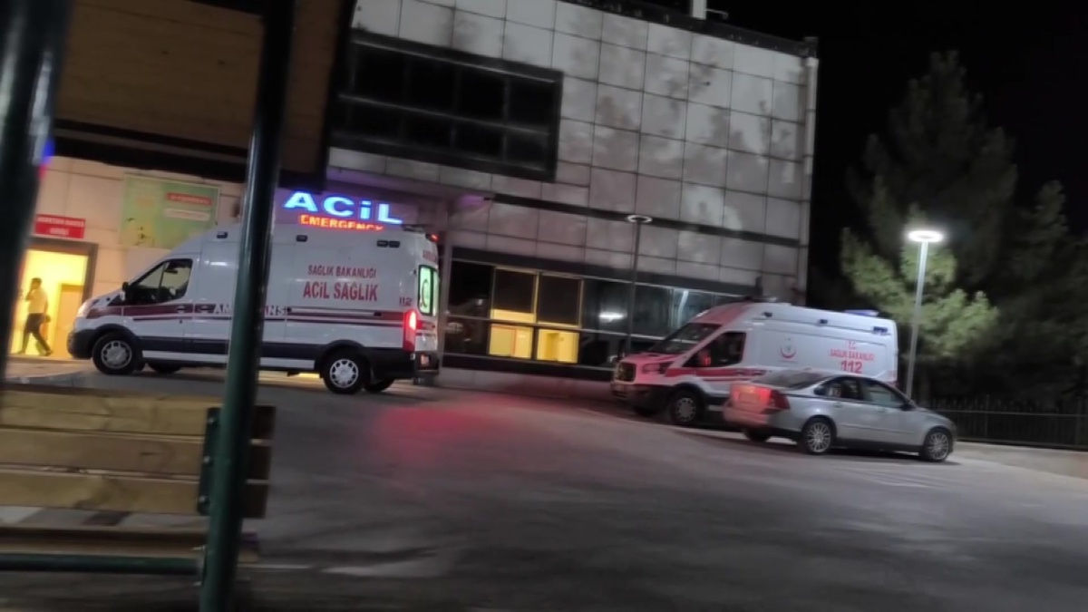 Batman Gercüş\'te mantar yiyen aileden 2 kişi zehirlenerek hastaneye sevk edildi