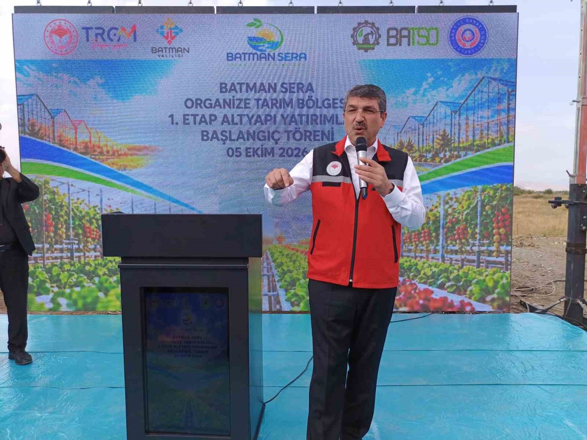 Batman\'da Sera Organize Tarım Bölgesi\'nin altyapısında ilk boru toprakla buluştu