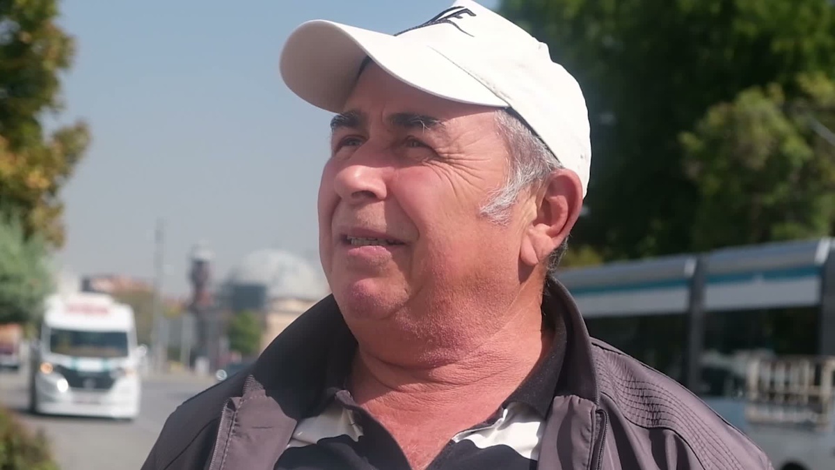Konya\'da vatandaşlar geçim sıkıntısını anlattı, esnafın işleri yarı yarıya düştü
