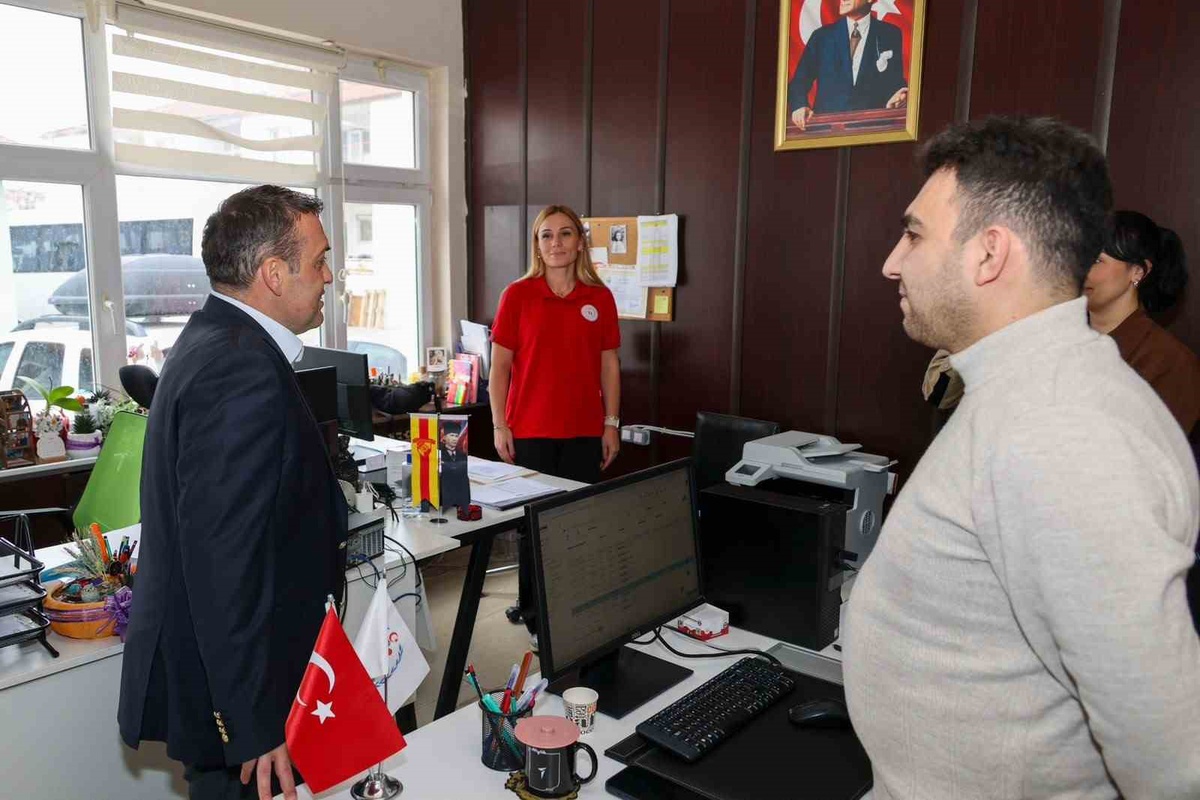 Bilecik Valisi Sözer, geçici hizmet binasında hizmetlerin aksatılmayacağını açıkladı