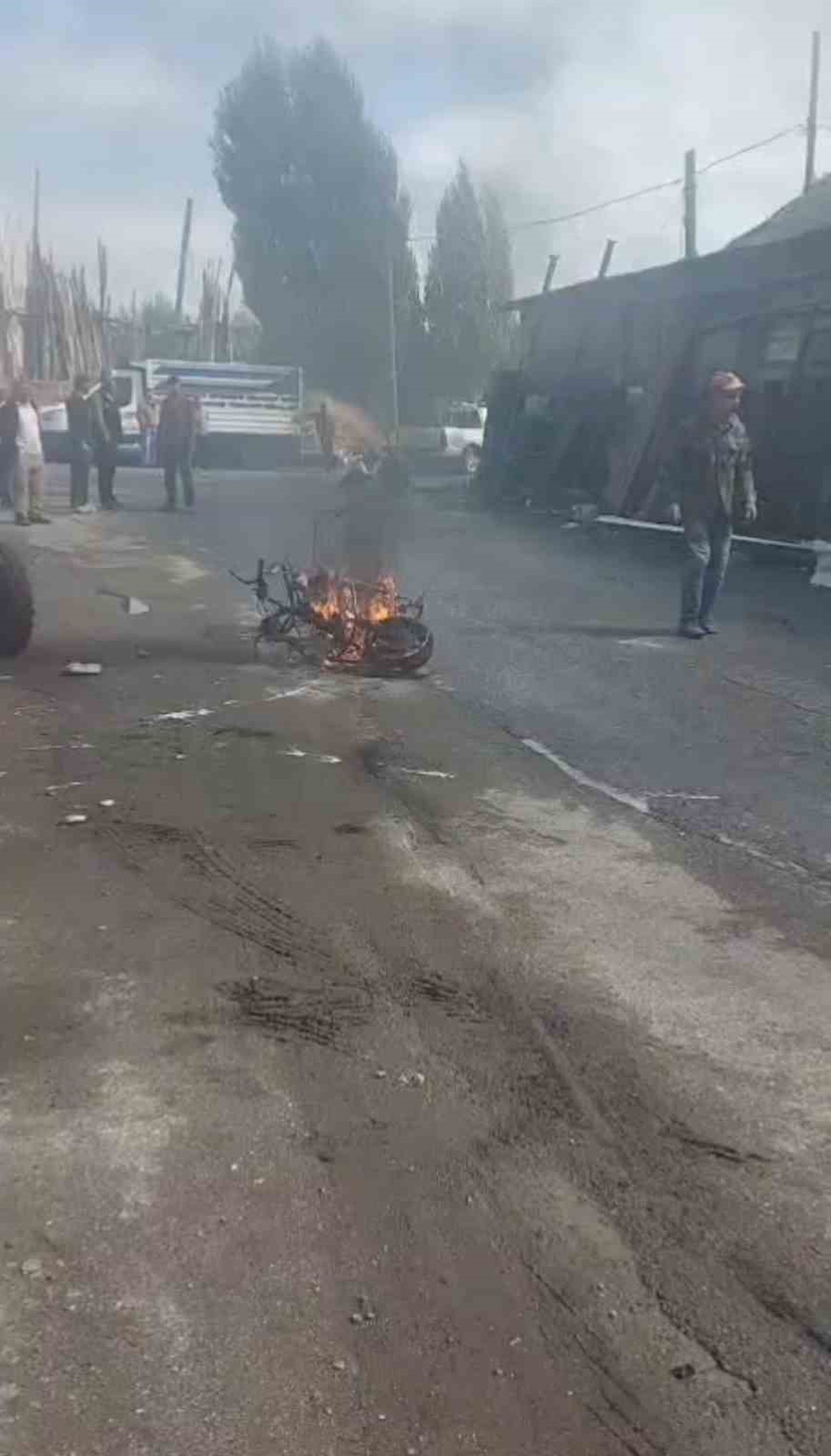 Bingöl\'de kaynak yapılan motosiklet çıkan yangında kullanılamaz hale geldi