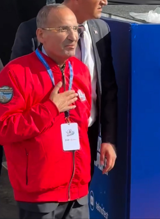 Bir süredir hastalıkla mücadele eden Bekir Bozdağ'ın son hali