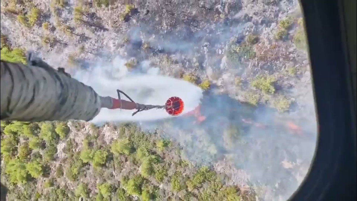 Bodrum Mumcular yakınındaki yangın 6 helikopter ve 2 uçakla kontrol altına alındı