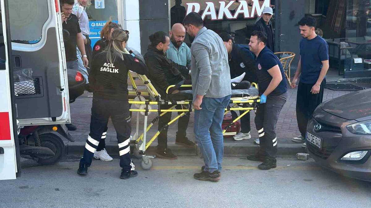 Bolu\'da iddiaya göre yol vermeyen otomobil yüzünden motosiklet devrildi, sürücü yaralandı