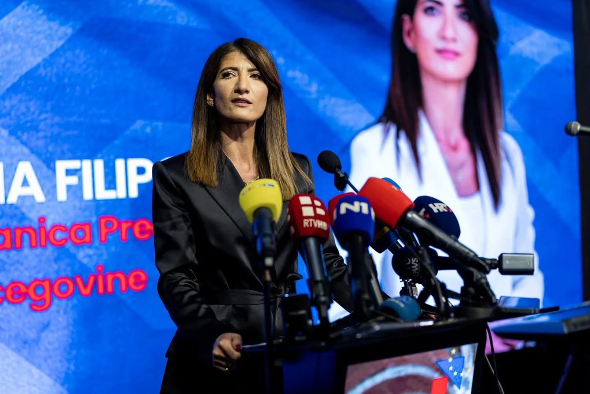 Bosna Hersek\'te Becirovic ve Cvijanovic yeniden seçildi, Filipovic Hırvat üyeliğini aldı