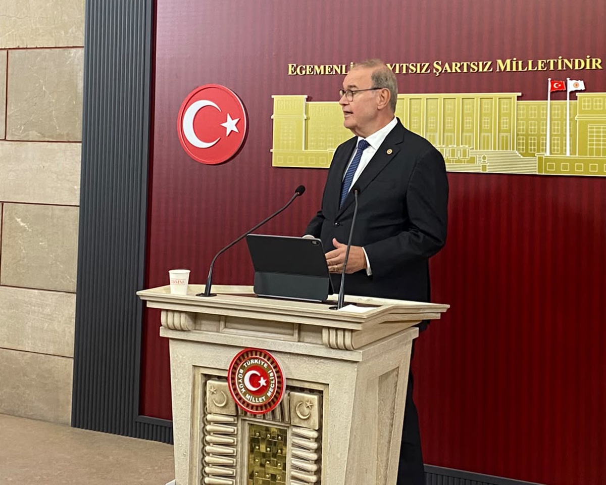 CHP\'li Öztrak, Seçer ve tutuklanan diğer başkanların serbest bırakılmasını istedi