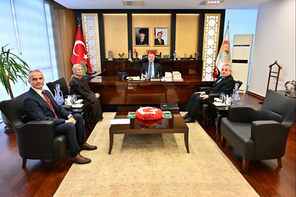 Ahilik Sancağı, Kırşehir\'de Denizli\'yi temsil eden Akşit aracılığıyla Köşger\'e ulaştı
