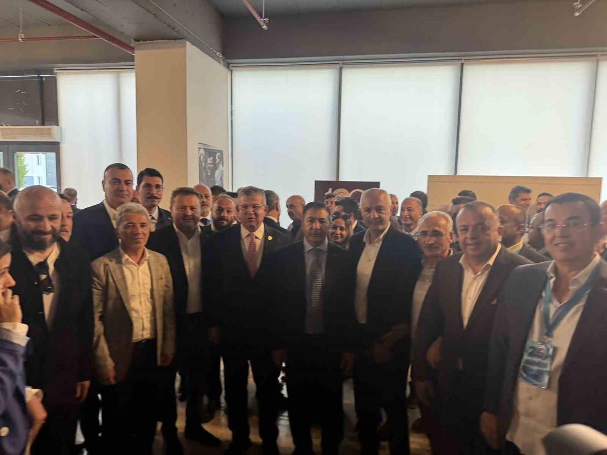 Denizli Ticaret Odası seçiminde Uğur Erdoğan 21 komitede kazanıp yeniden başkan oldu.
