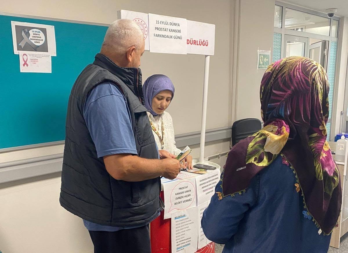 Çilimli\'de sağlık ekipleri prostat kanseri ve lenfoma için farkındalık standı açtı