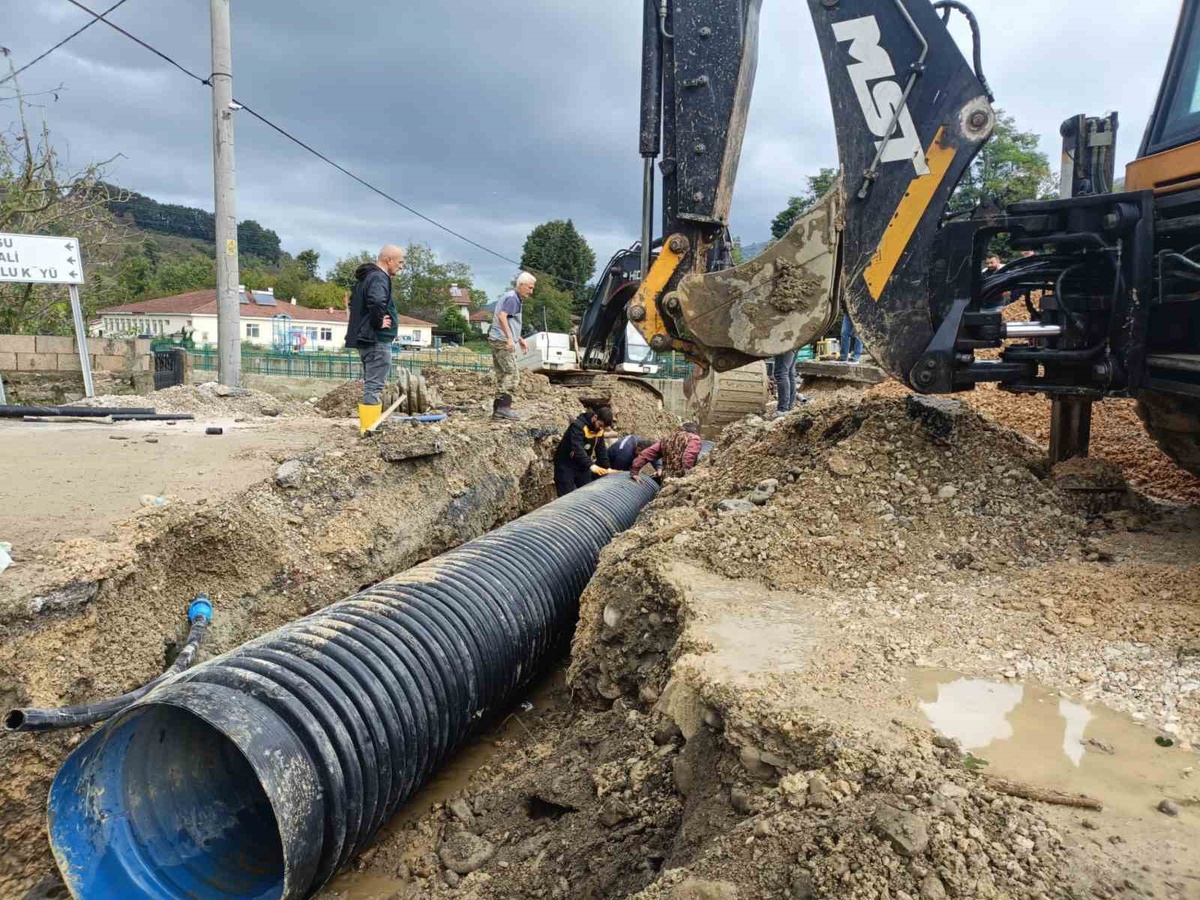 Düzce İl Özel İdaresi, Esmahanım\'da 3 adet 800\'lük boru döşeme işini tamamladı