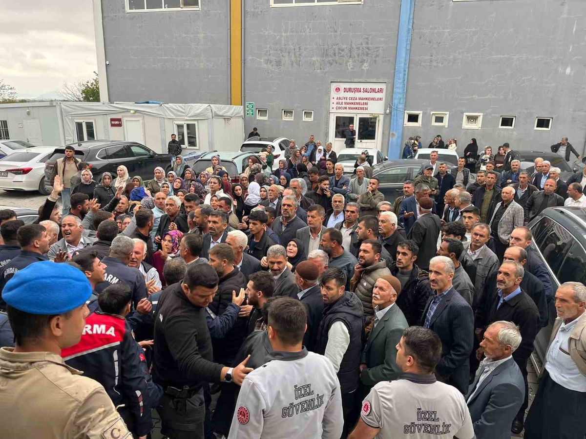 Malatya Akçadağ\'da Emine Kolay davasında arbede çıktı, duruşma 2026\'ya ertelendi