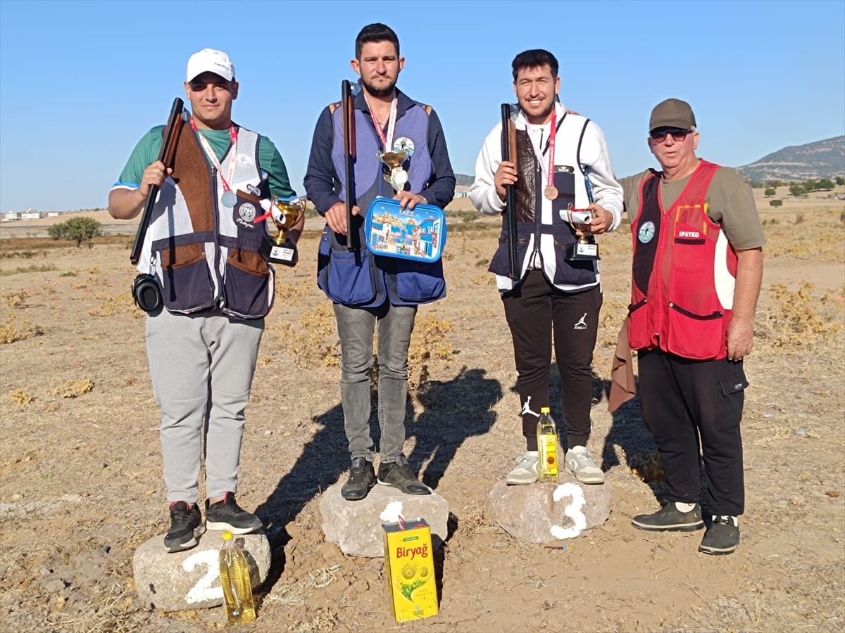 Enez\'de geleneksel trap atış yarışmaları yaklaşık 140 sporcunun katılımıyla sona erdi