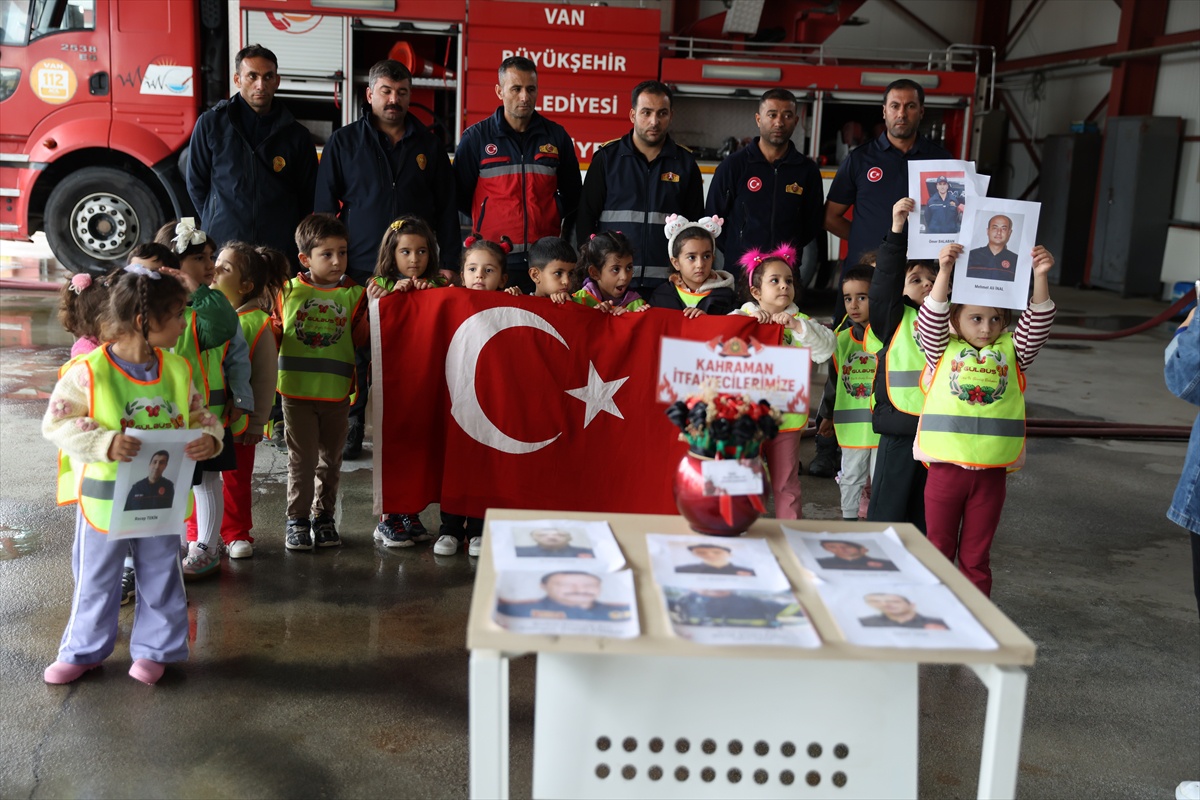 Erciş\'te ana sınıfı öğrencilerine yönelik etkinlikte şehit itfaiyeciler anıldı