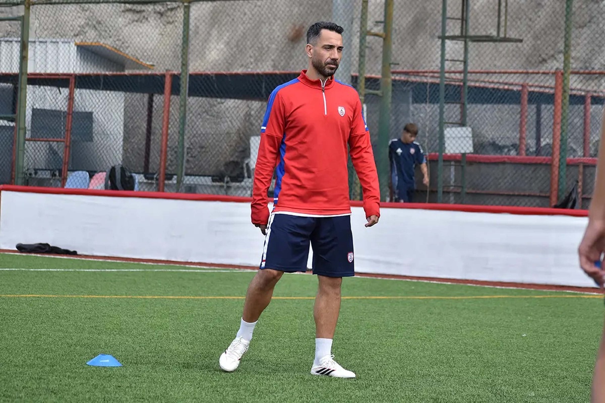 Altınordu, futbolu bırakan Yılmaz Özeren\'i U15 takımına yardımcı antrenör yaptı