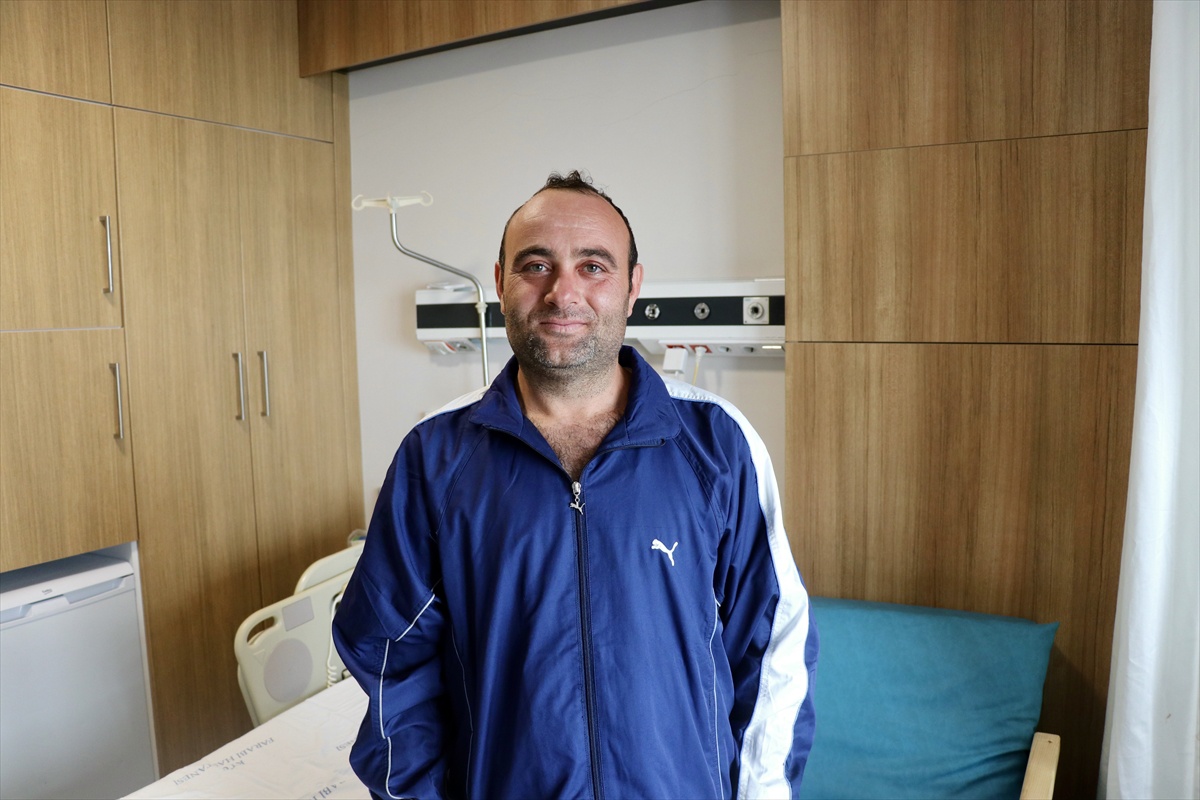 Gümüşhane\'de yaşayan bel fıtığı hastası, KTÜ Farabi\'de 4 saat sonra ağrısız yürüdü