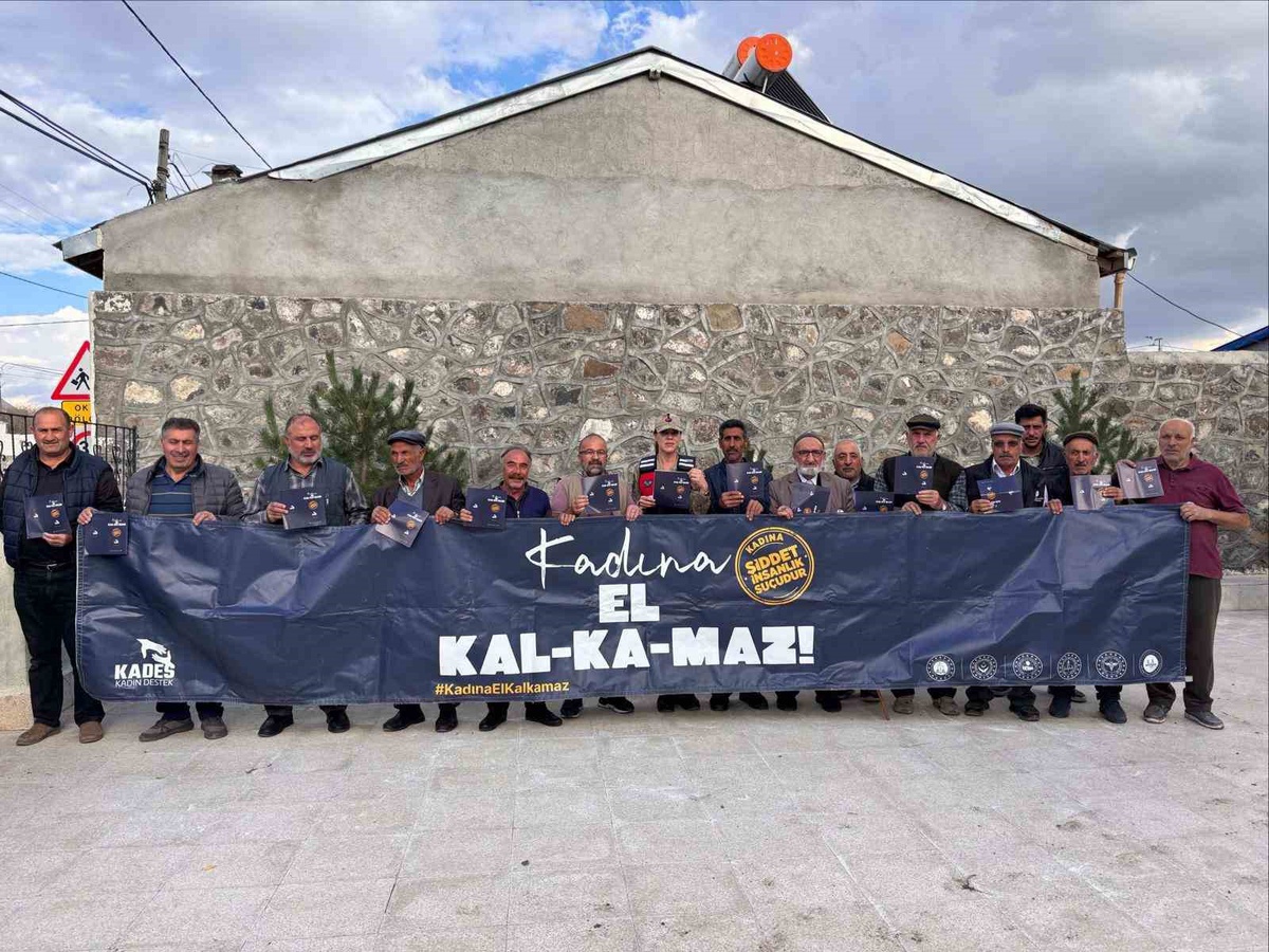 Kars İl Jandarma Komutanlığı, kadına şiddete karşı 152 kişiye KADES ve 6284\'ü anlattı