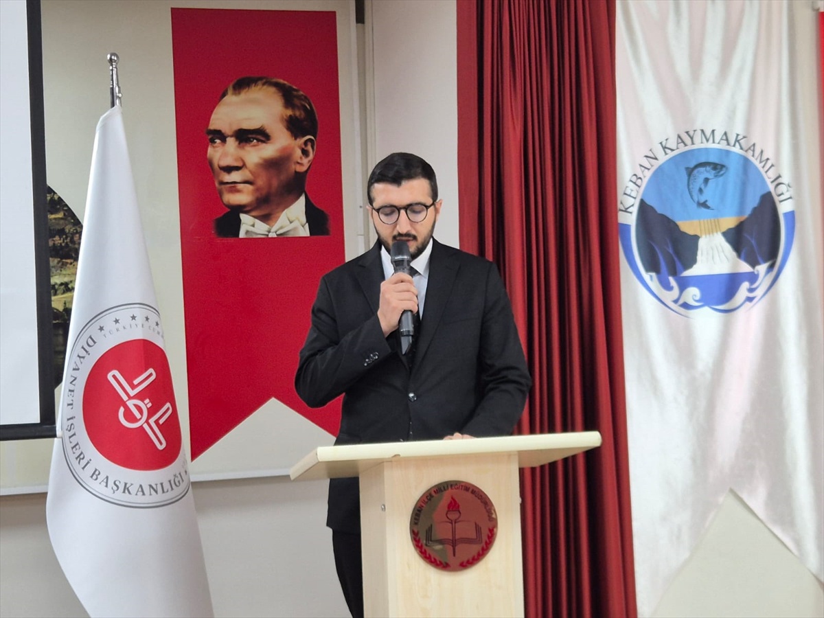 Keban\'da Camiler ve Sosyal Hayat konferansında emekli müftü Celal Sürgeç konuştu