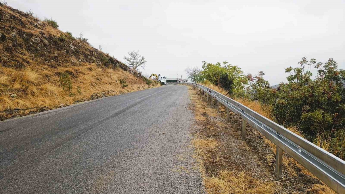 Manisa Büyükşehir Belediyesi il genelinde 33 bin metre oto korkuluk montajına başladı