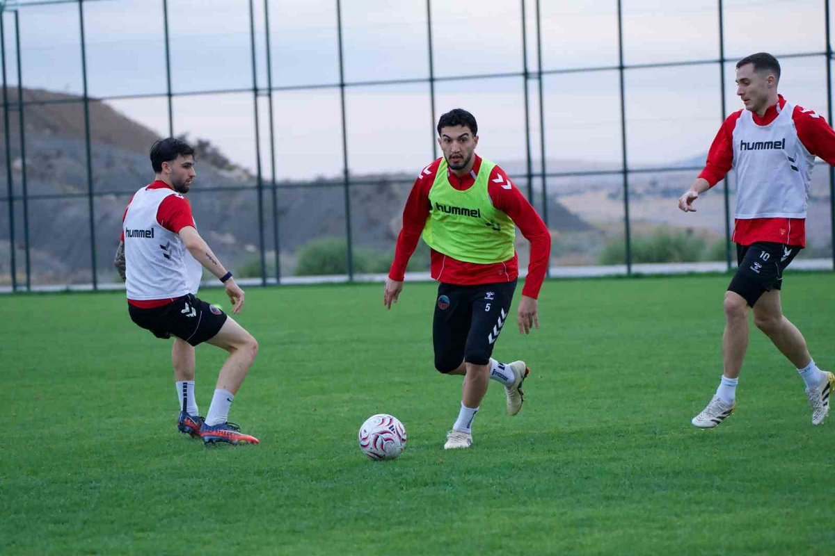 Mardin 1969 Spor, Bursaspor deplasmanı öncesi Petev yönetiminde taktik çalışma yaptı