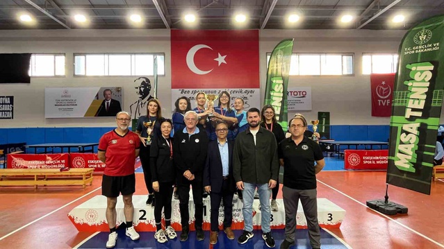 Eskişehir'de masa tenisinde dereceye giren takımlar bölge elemelerine katılacak