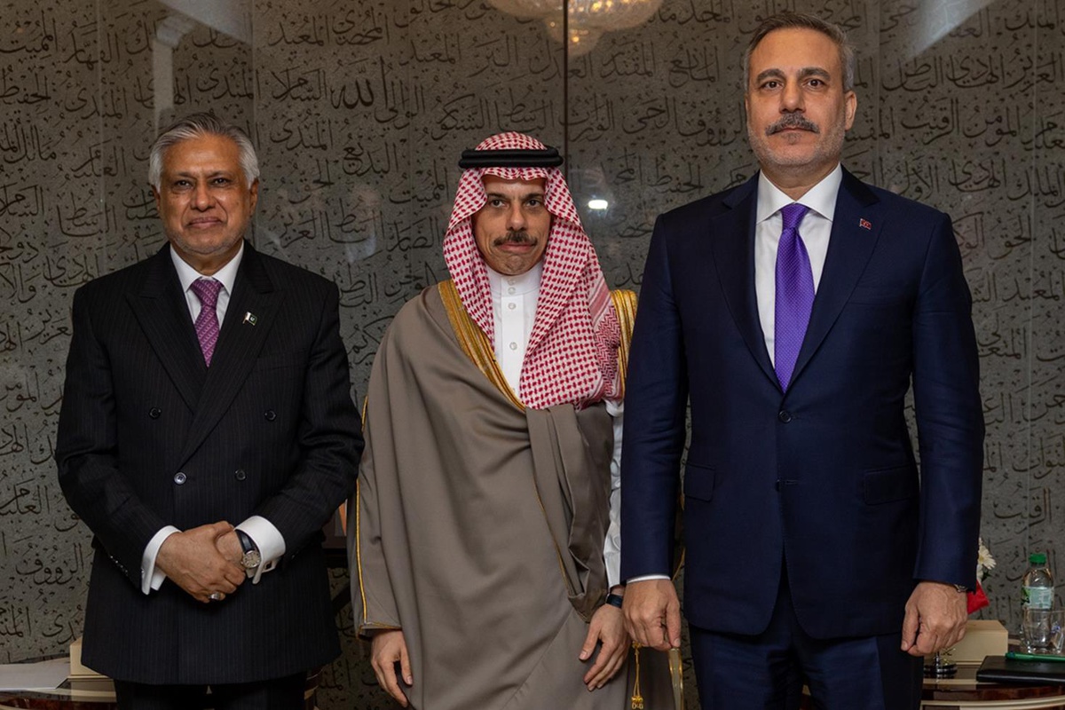 Mekke Savunma İttifakı, Riyad\'da toplandı! Olağanüstü zirve sonrası ilk açıklama