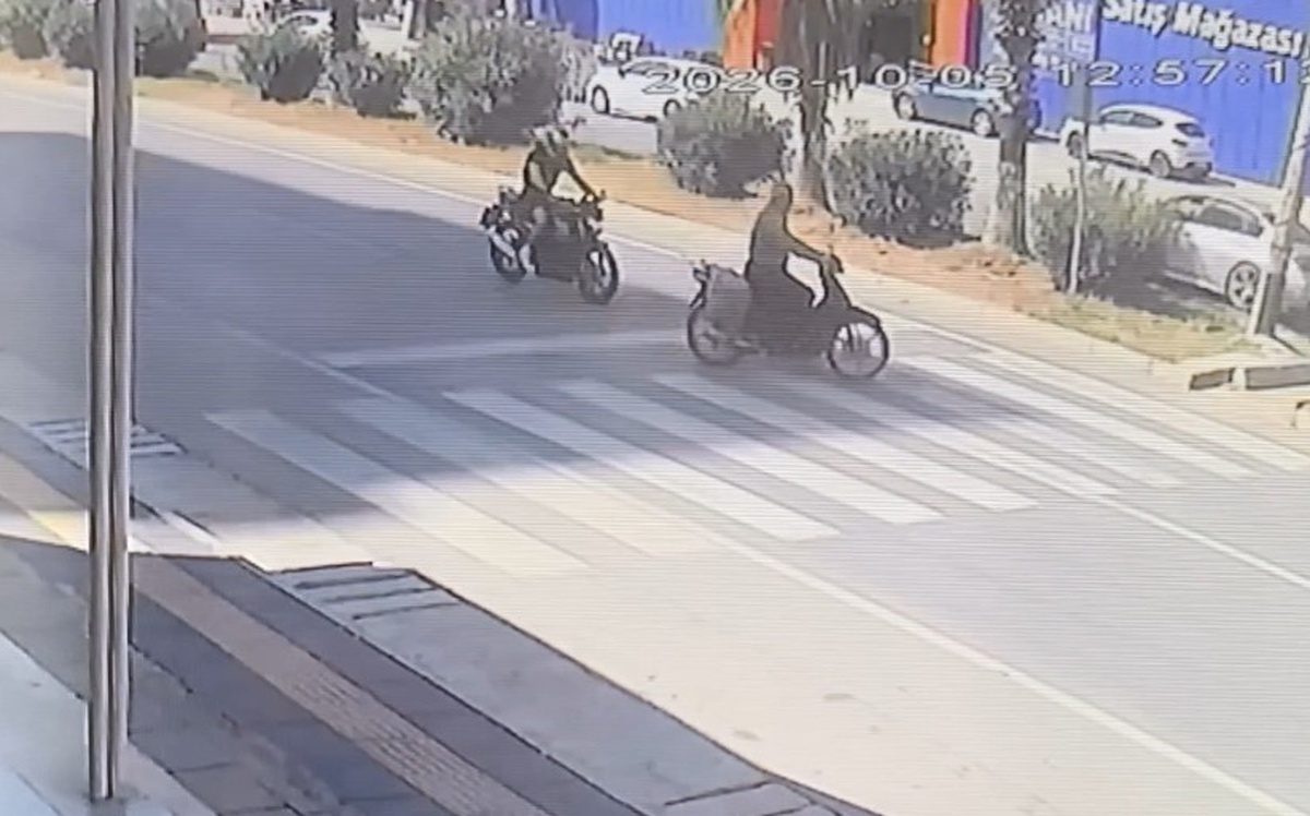 Mersin Erdemli\'de yaya geçidinde iki motosiklet çarpıştı, 72 yaşındaki sürücü öldü