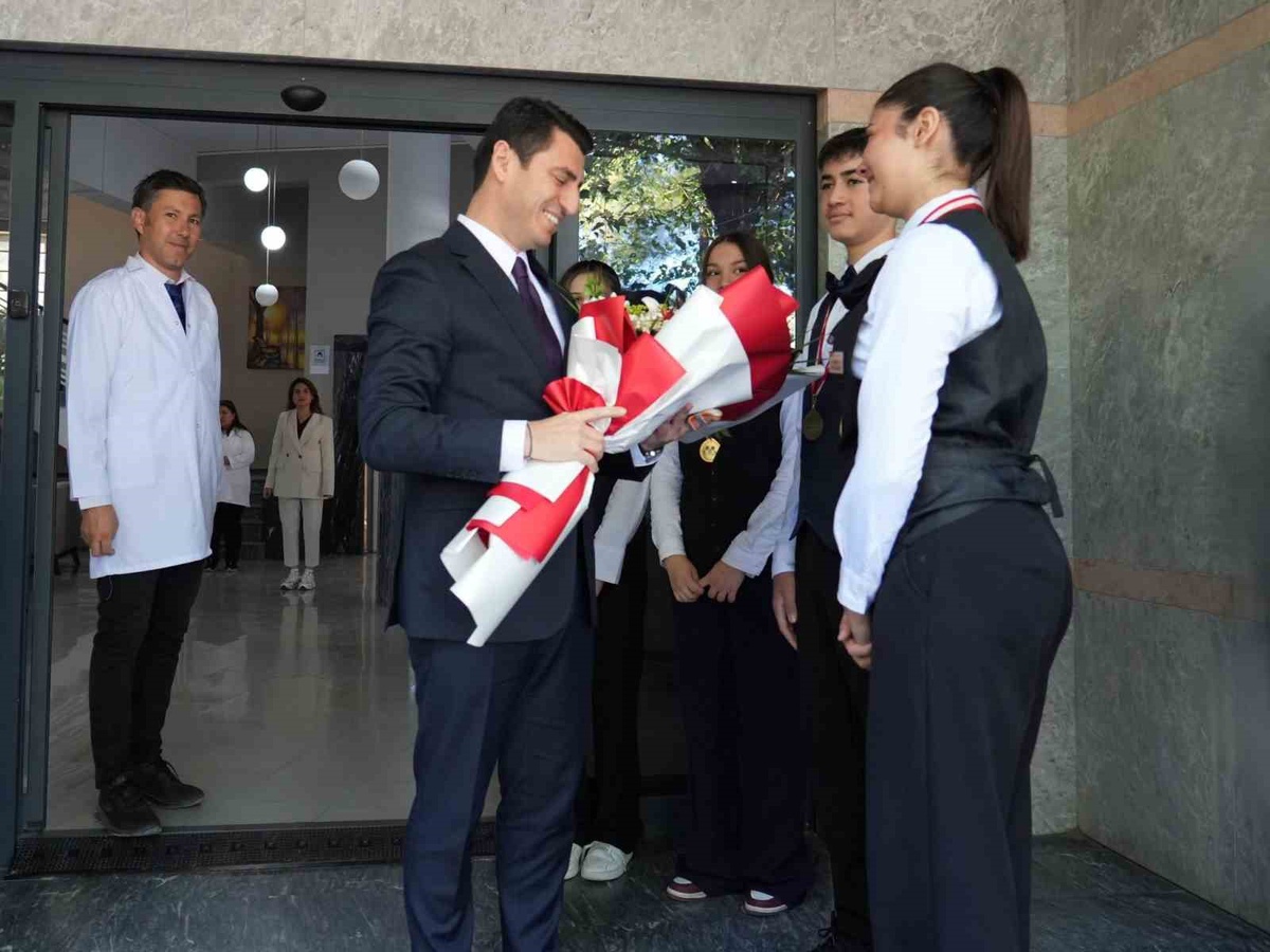 Milli Eğitim Bakan Yardımcısı Macit, Muğla\'da turizm lisesini ziyaret etti