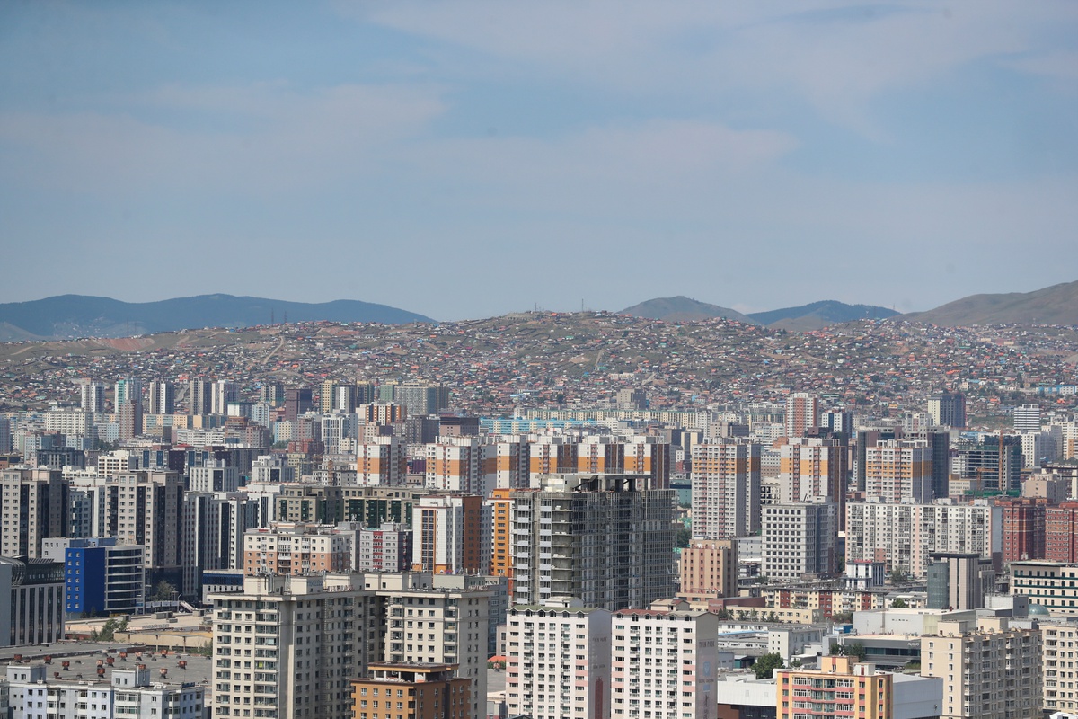 Moğolistan 2030 hedefine yönelik ağaçlandırma kampanyasında 140 milyon ağaç dikti